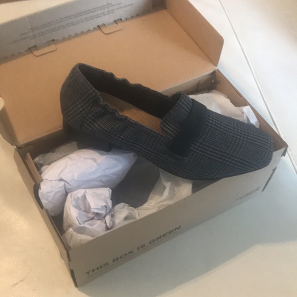 Clarks 8 1/2 Wide Shoes - Picture 3 of 4